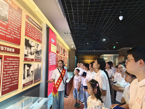 杨晓彤.png 杨晓彤.png