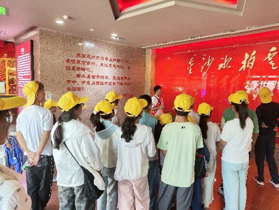 肖金阳.jpg 肖金阳.jpg