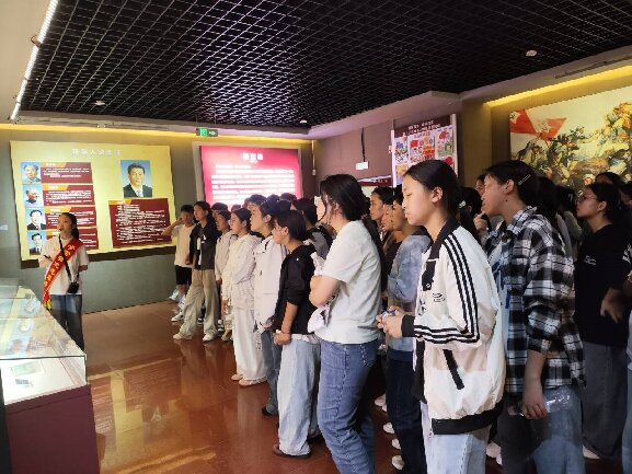 顾婉滢.jpg 顾婉滢.jpg